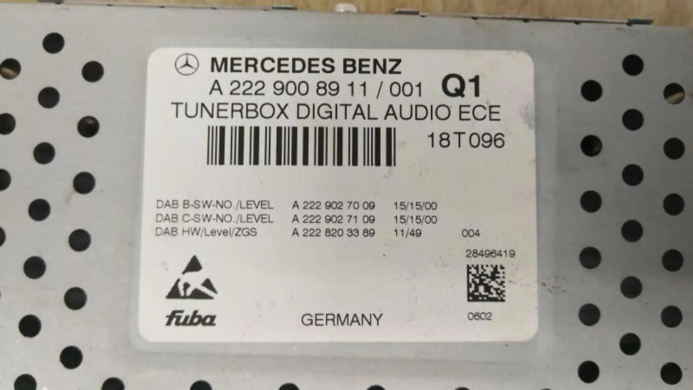 TV тюнер к Mercedes-Benz GLC 2018