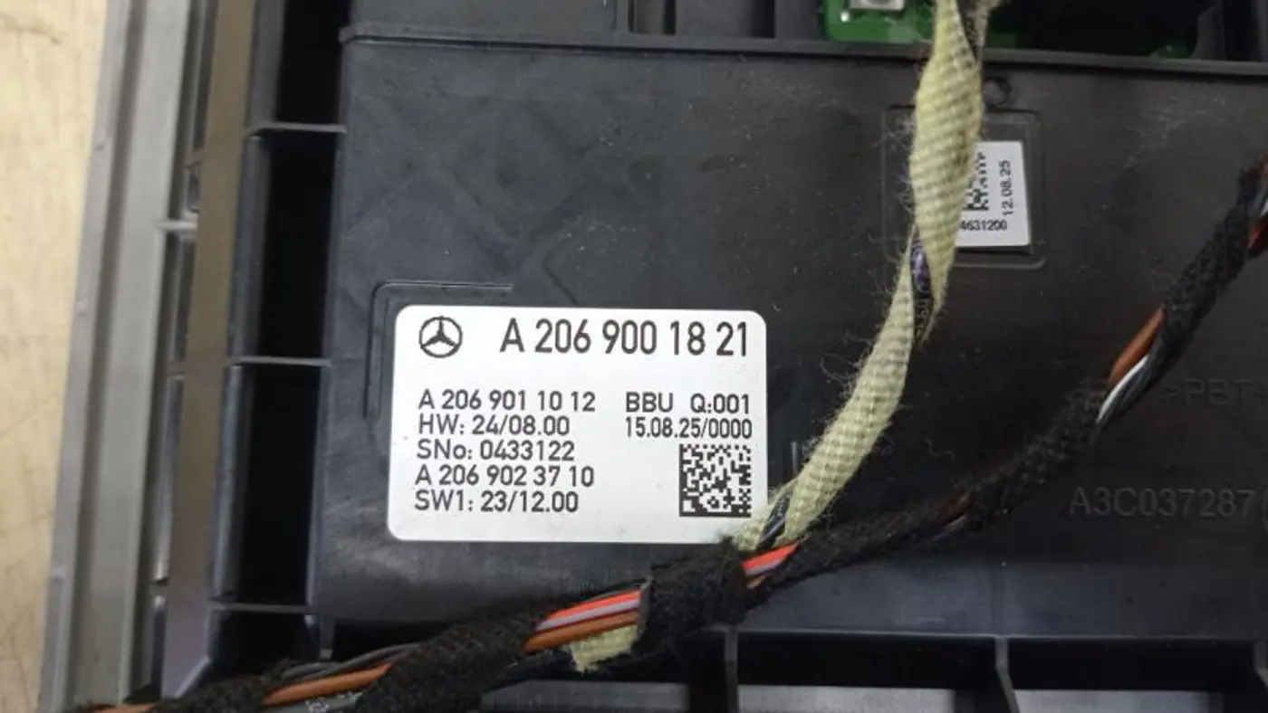 Монитор к Mercedes-Benz GLC 2025