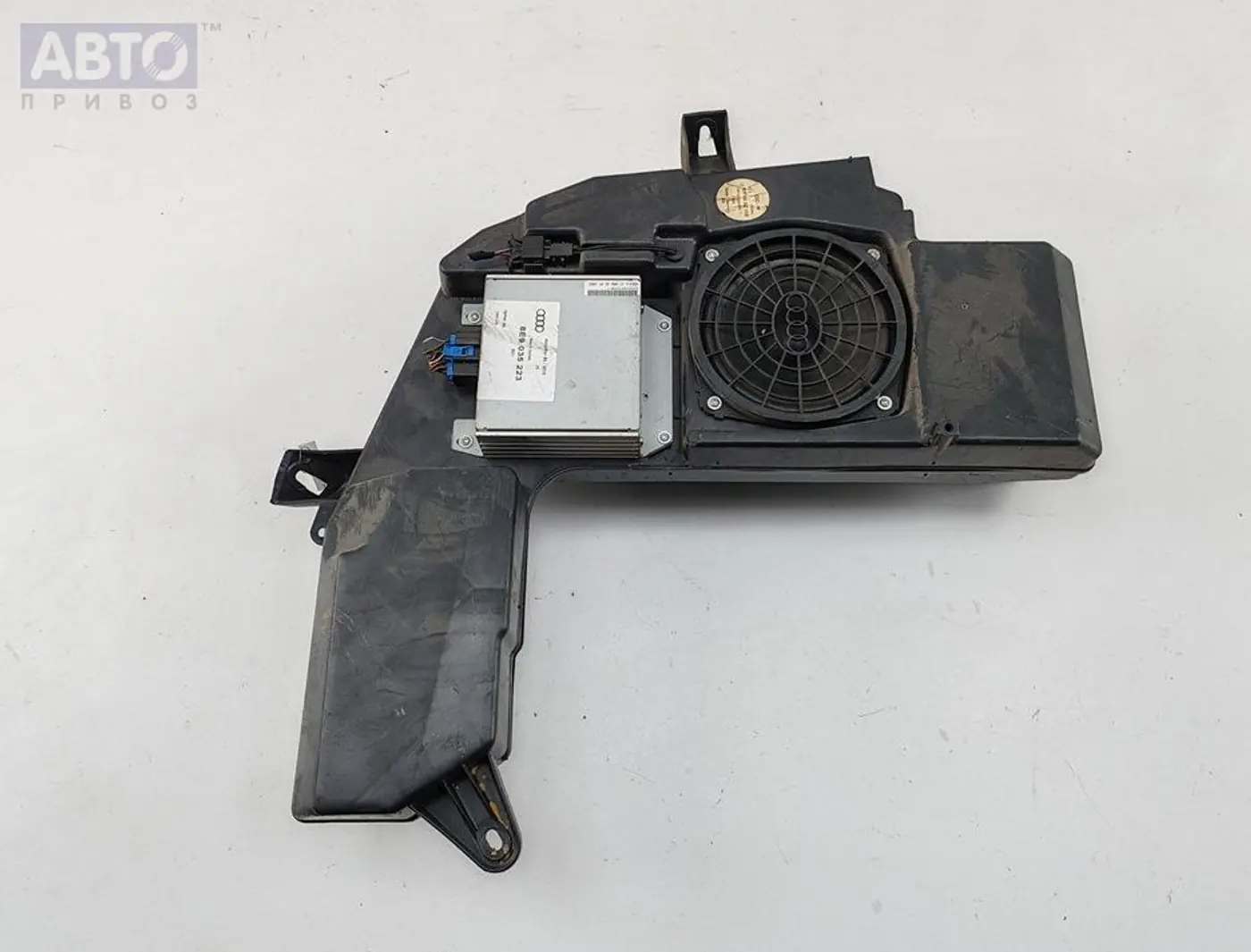 Сабвуфер к Audi A4 2003