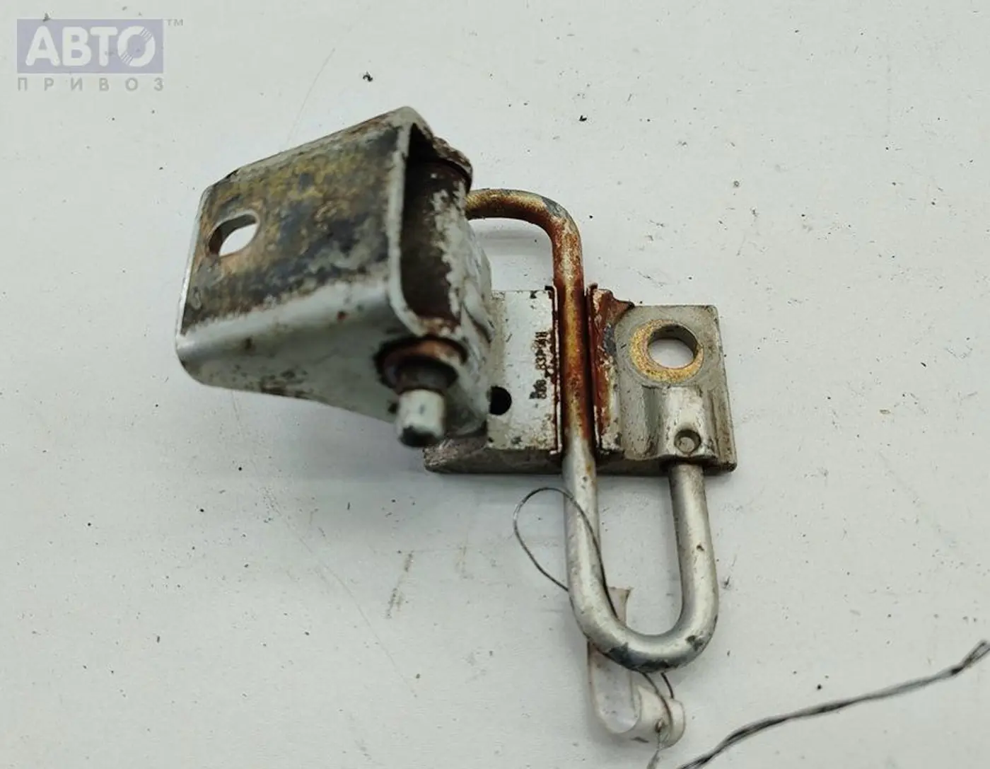 Петли к Volkswagen Passat 1997