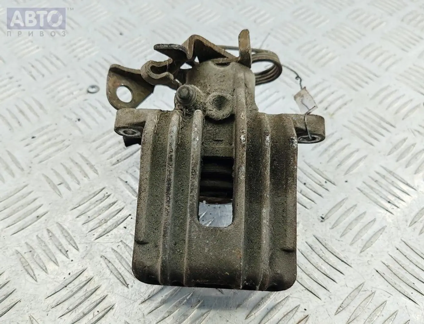 Суппорт к Audi A4 1999