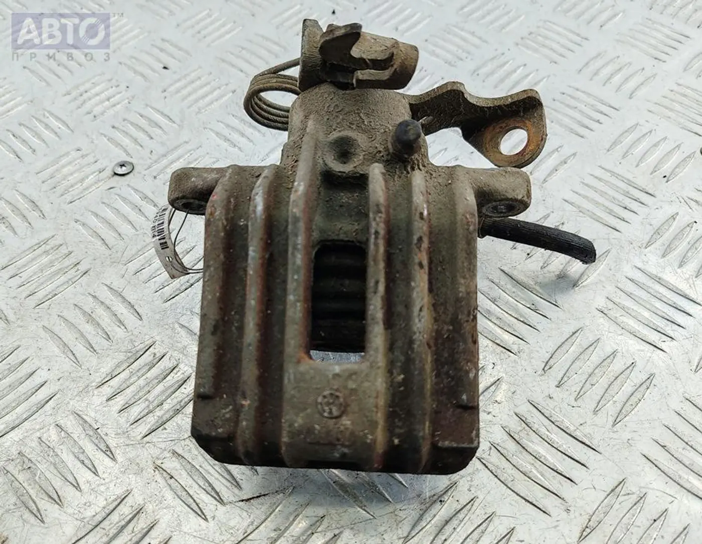 Суппорт к Audi A4 1999