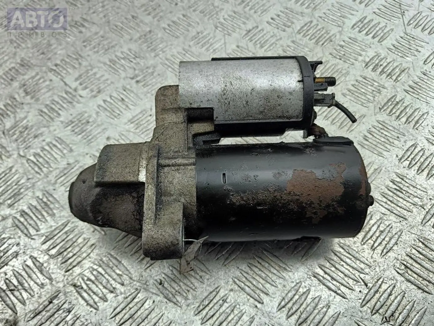 Стартер к Audi A4 2001