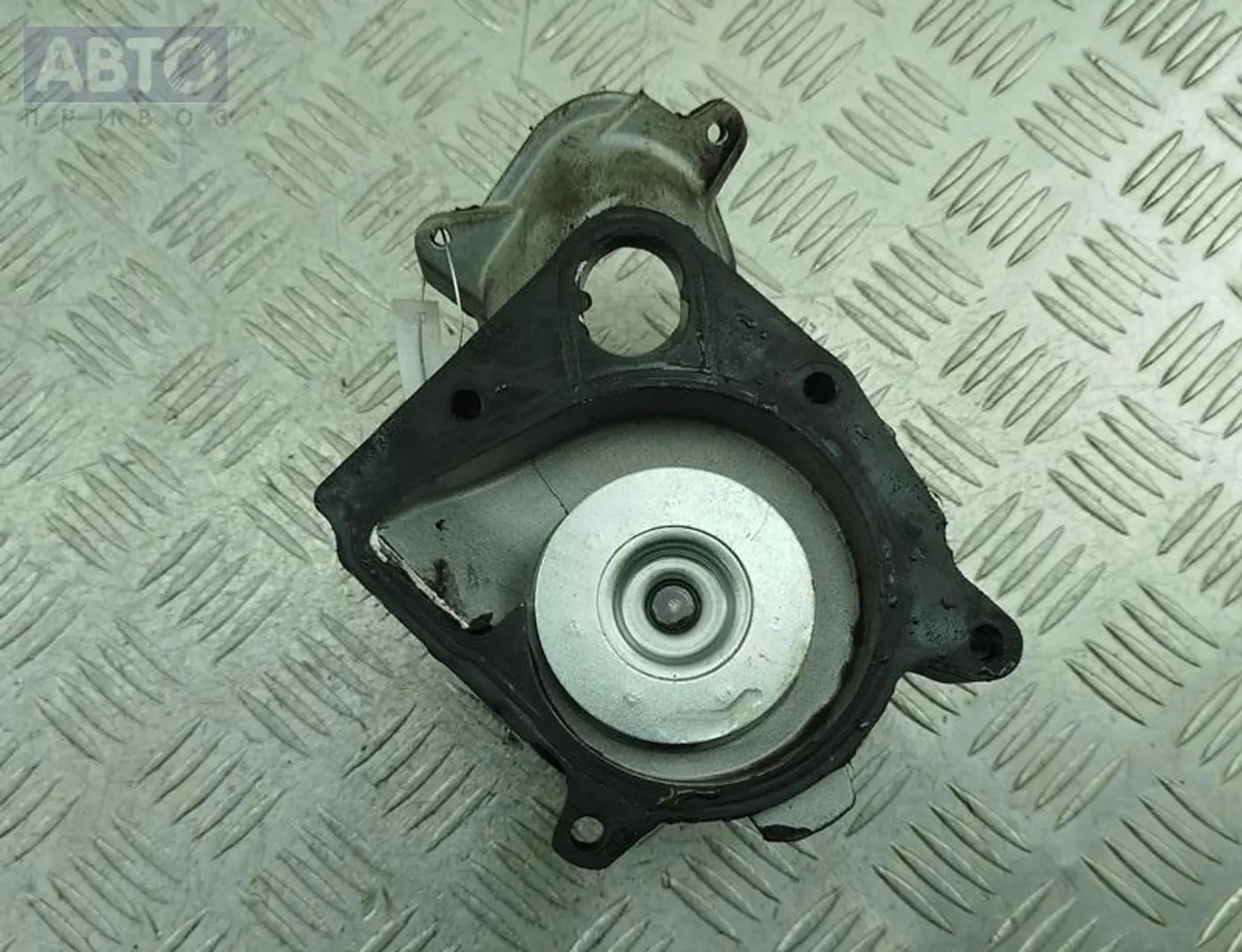 Помпа к BMW 3 series 2004