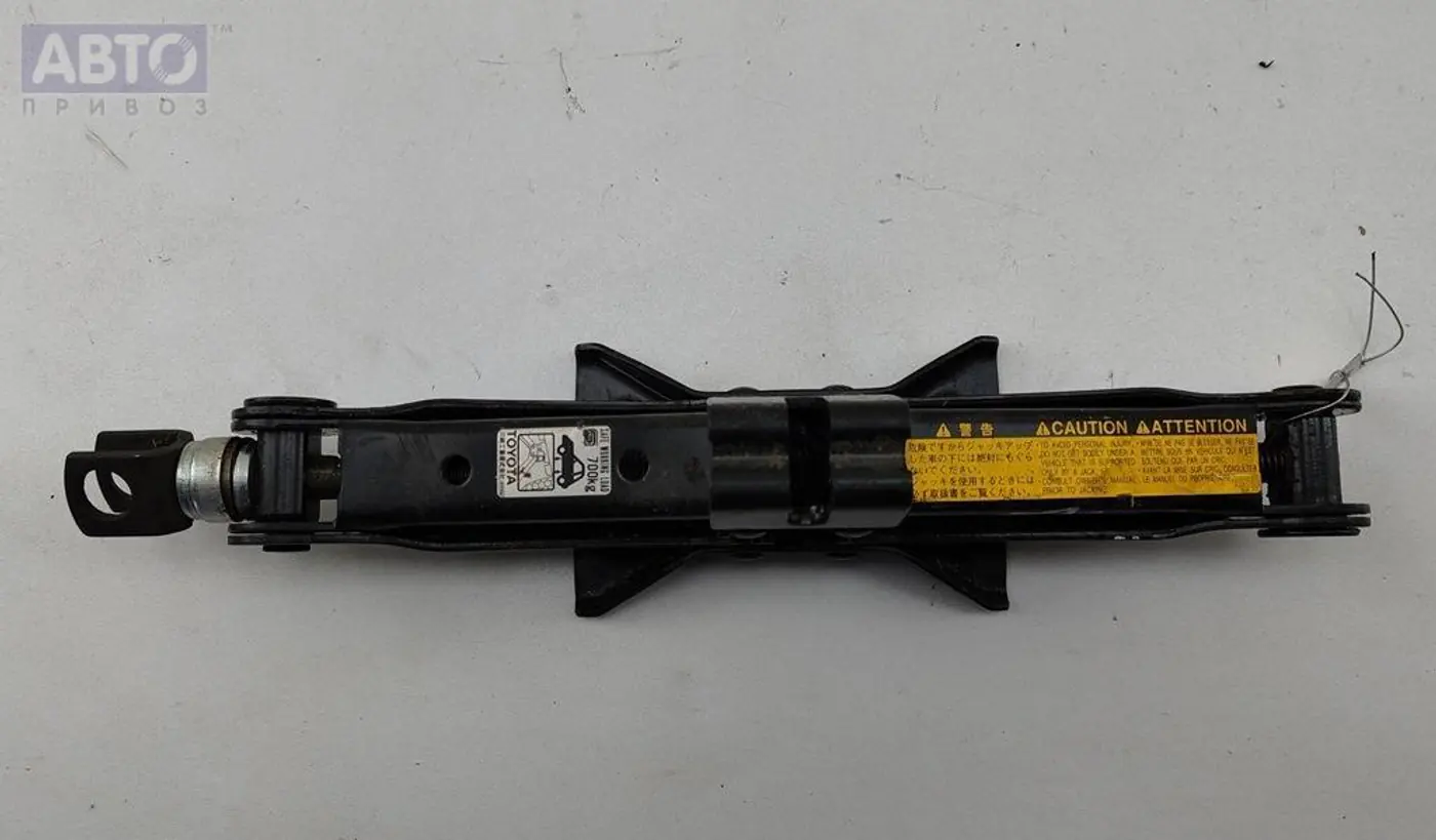 Домкрат к Toyota Yaris Verso 2001