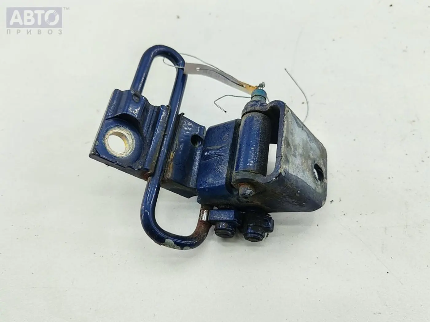 Петли к Volkswagen Touran 2004