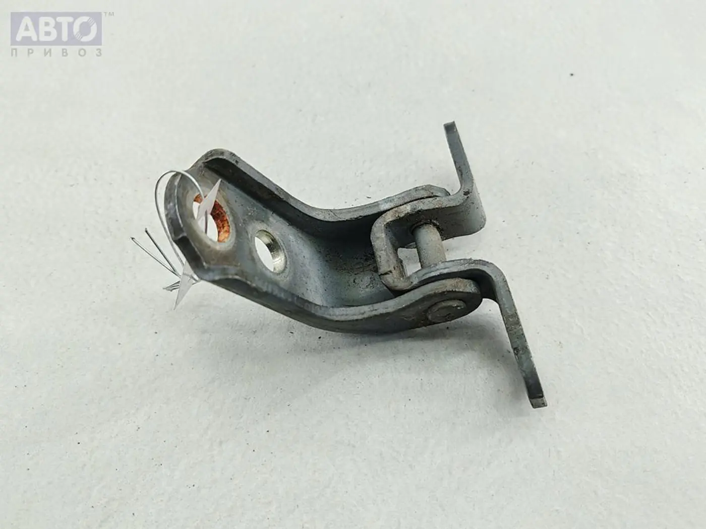 Петли к Toyota RAV 4 2005