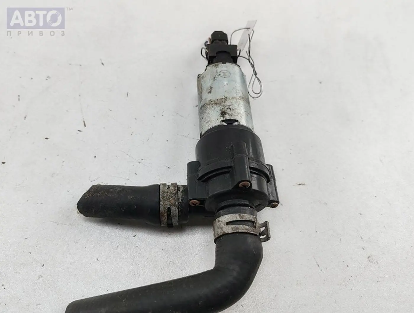 Помпа к Opel Omega 2001