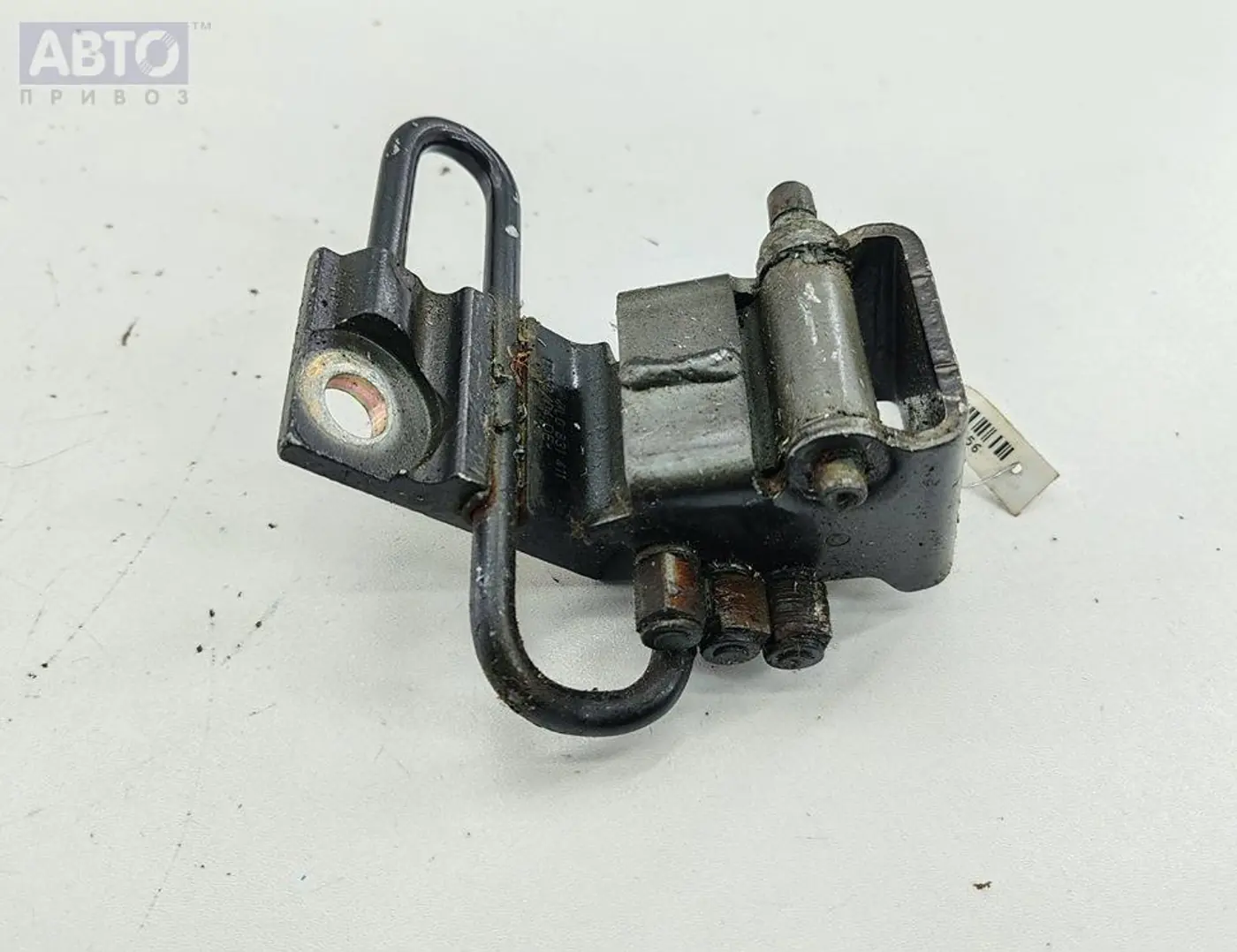 Петли к Volkswagen Touareg 2005