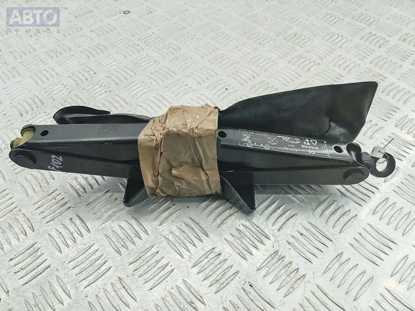 Домкрат к Nissan Almera 2005
