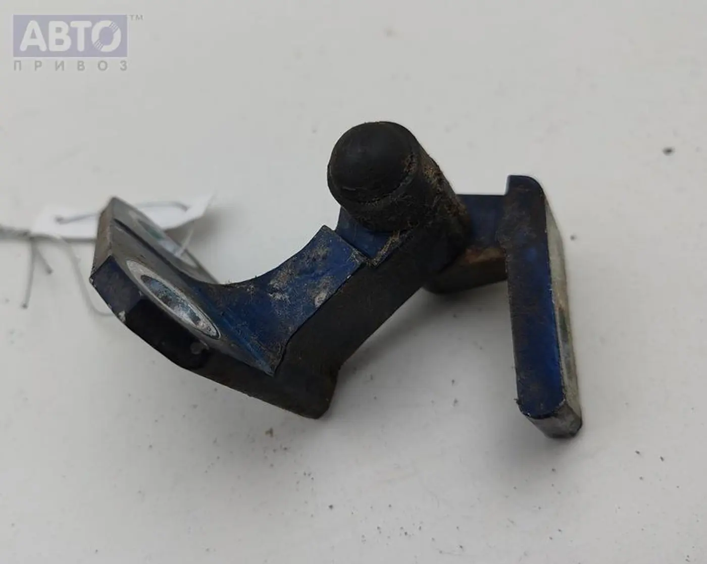 Петли к Volkswagen Passat 2010