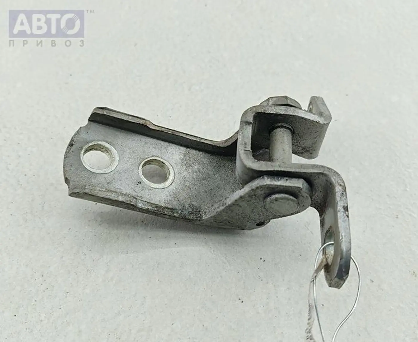 Петли к Toyota Yaris Verso 2001