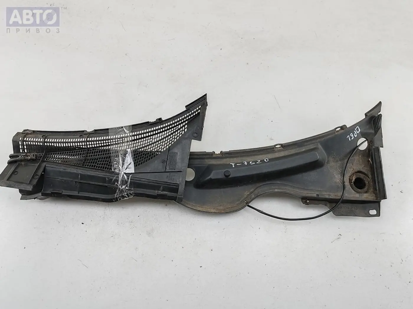 Дождевик к Opel Omega 2001
