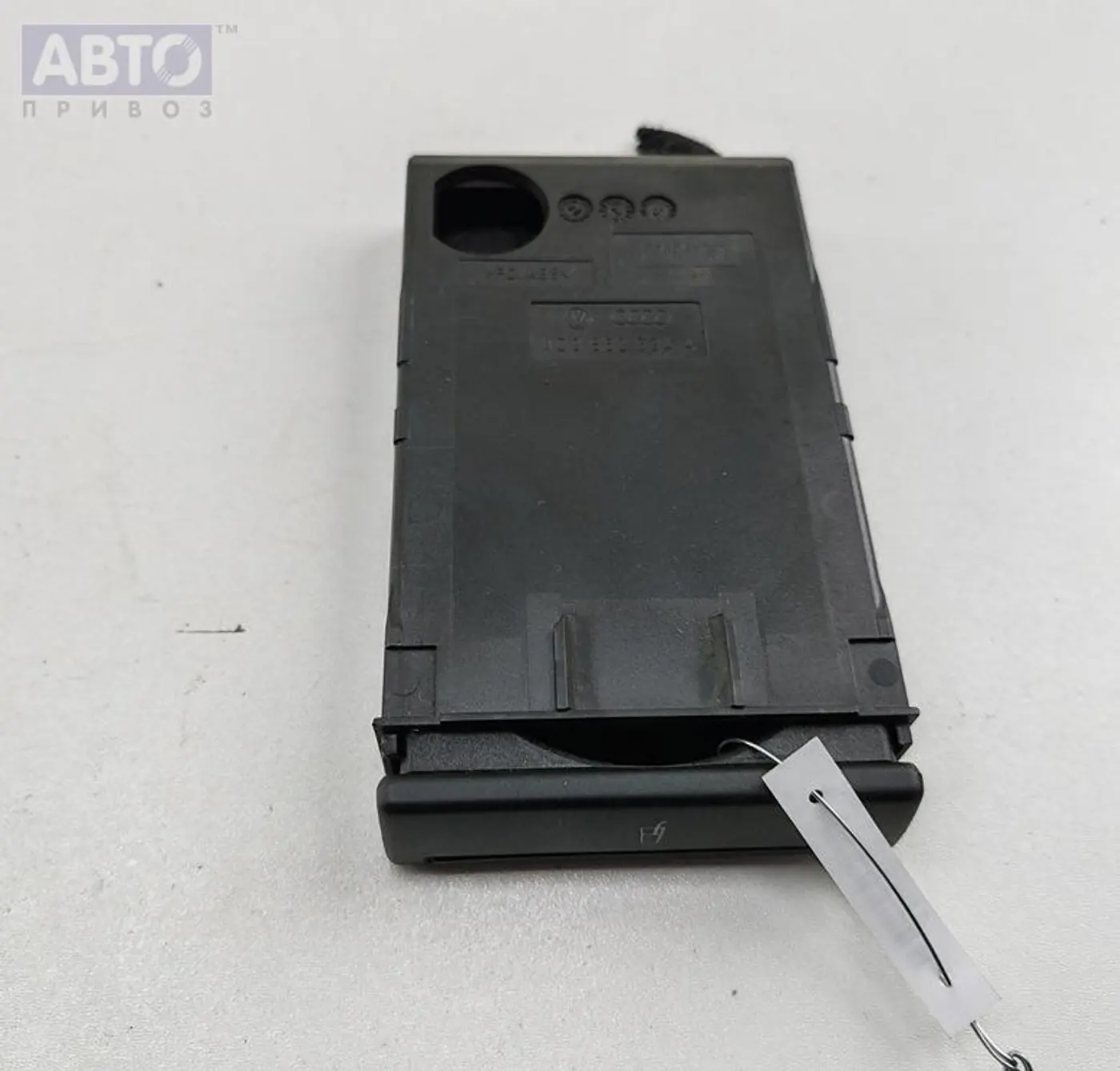 Подстаканник к Audi A4 1999