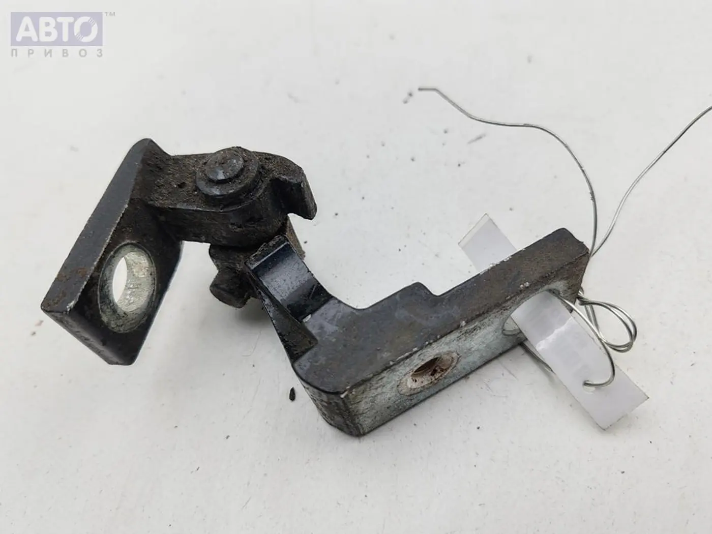Петли к Volkswagen Passat 1998