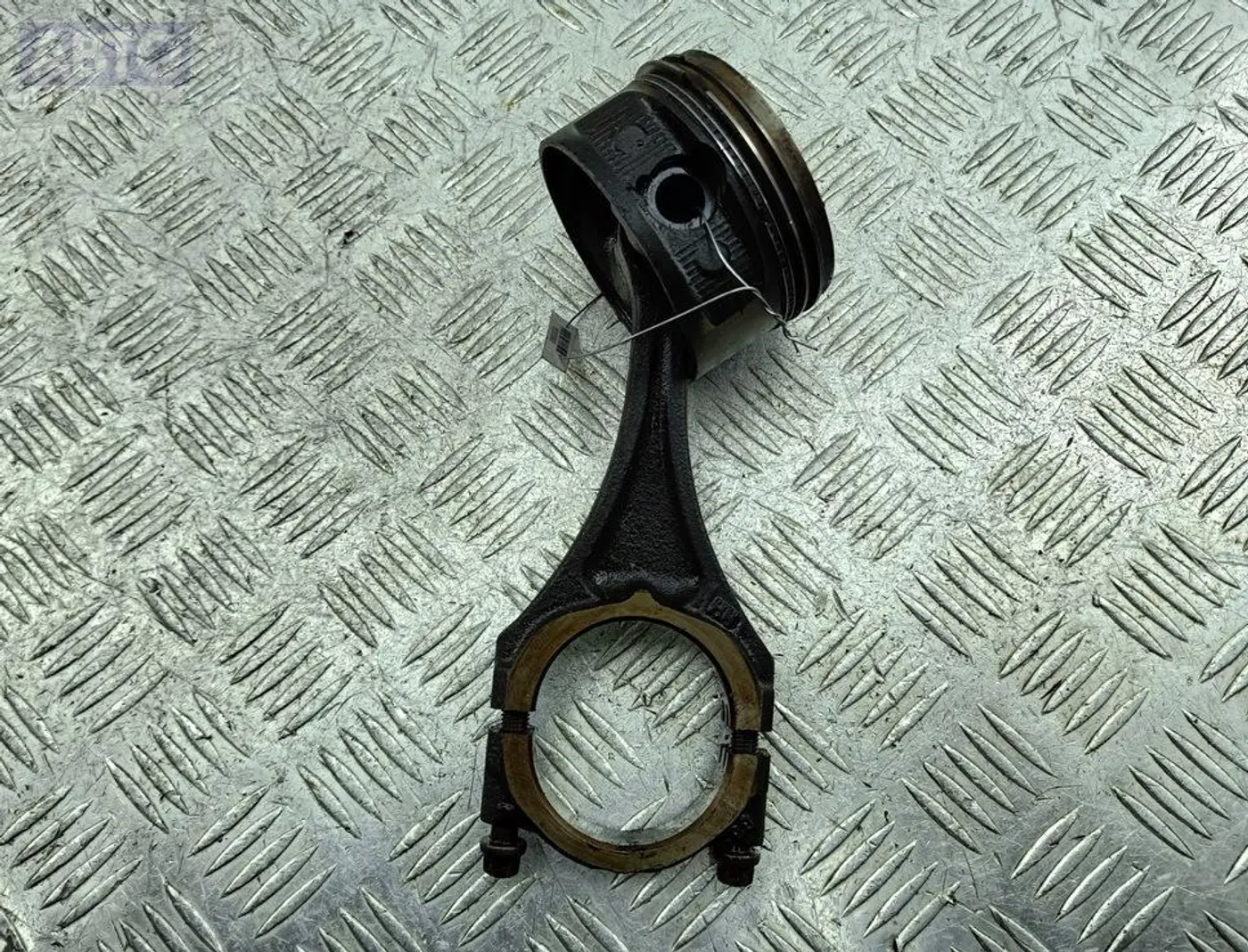 Поршень к Opel Omega 2001