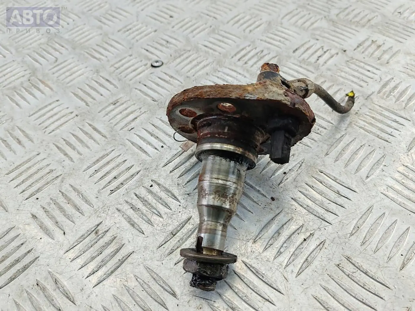 Ось ступицы к Volkswagen Passat 1995