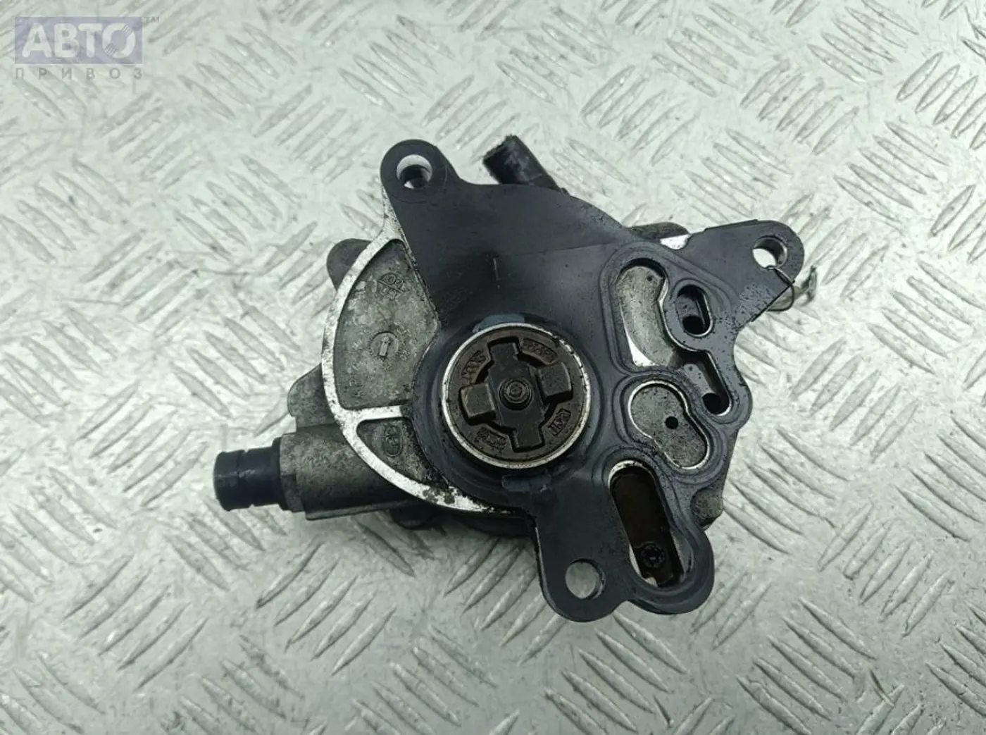 Вакуумный насос к Volkswagen Touran 2003