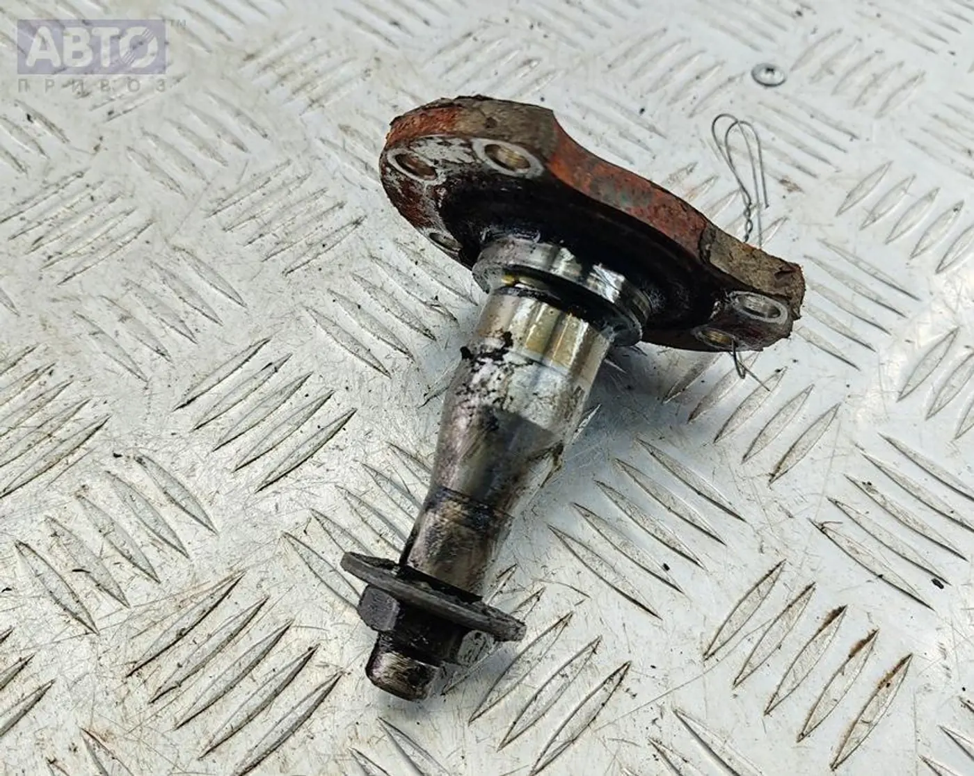 Ось ступицы к Audi 80 1992
