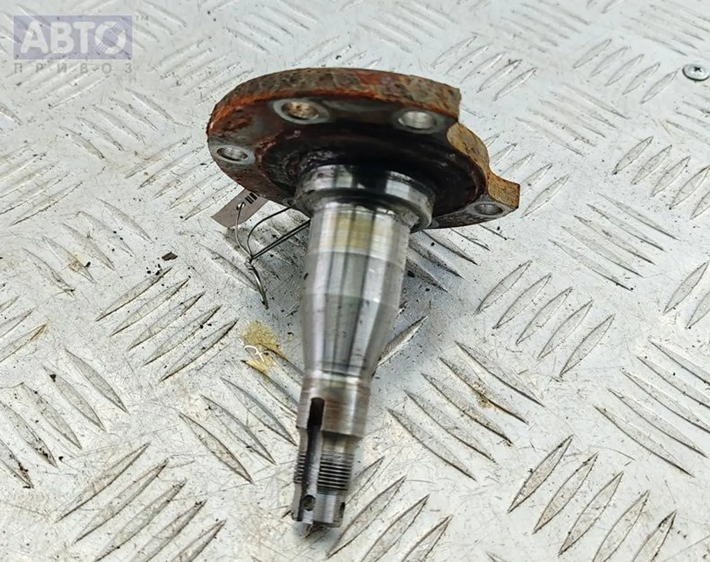 Ось ступицы к Audi 80 1992