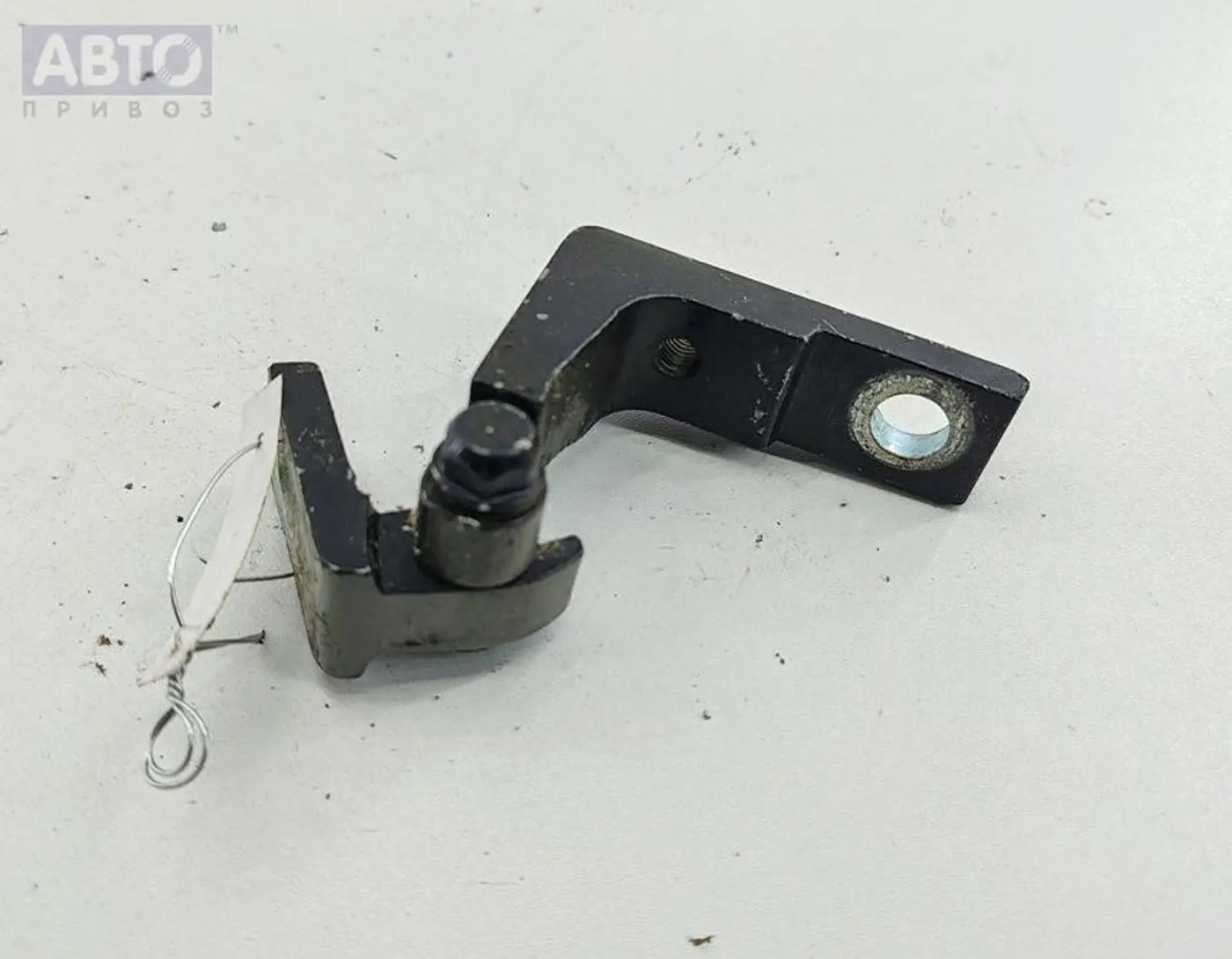 Петли к Volkswagen Touareg 2005