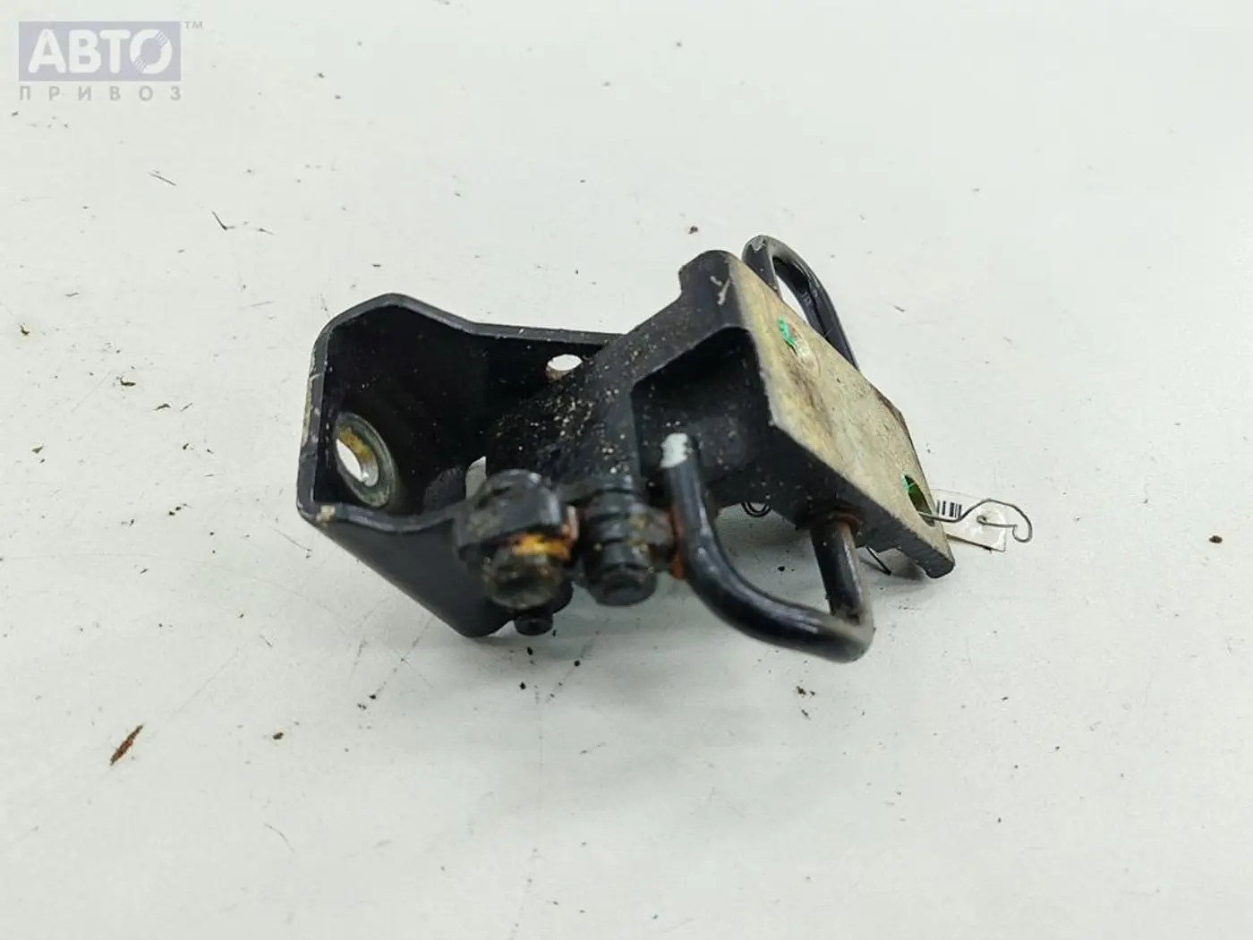 Петли к Volkswagen Touareg 2005