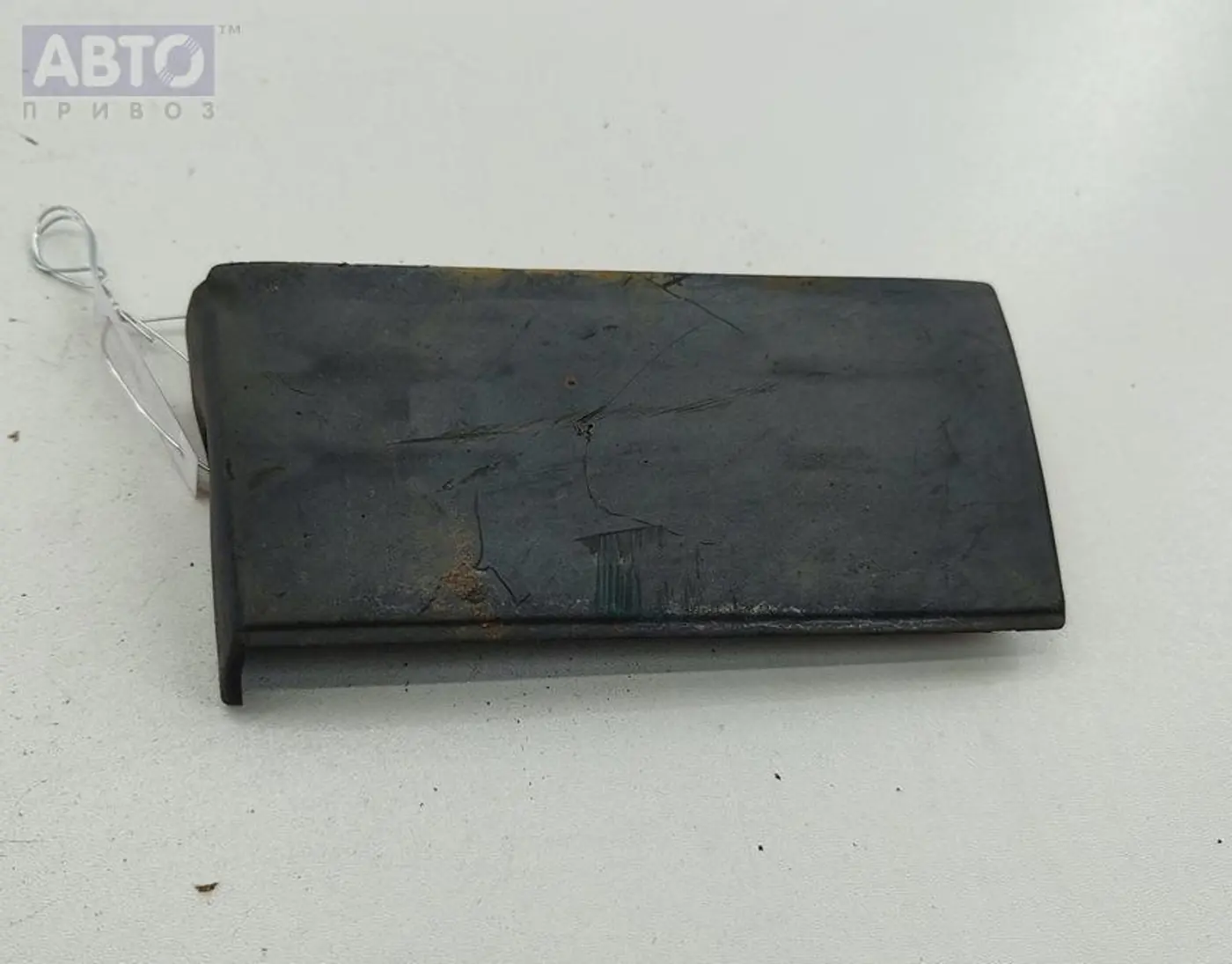 Молдинг крыла к Audi 100 1989