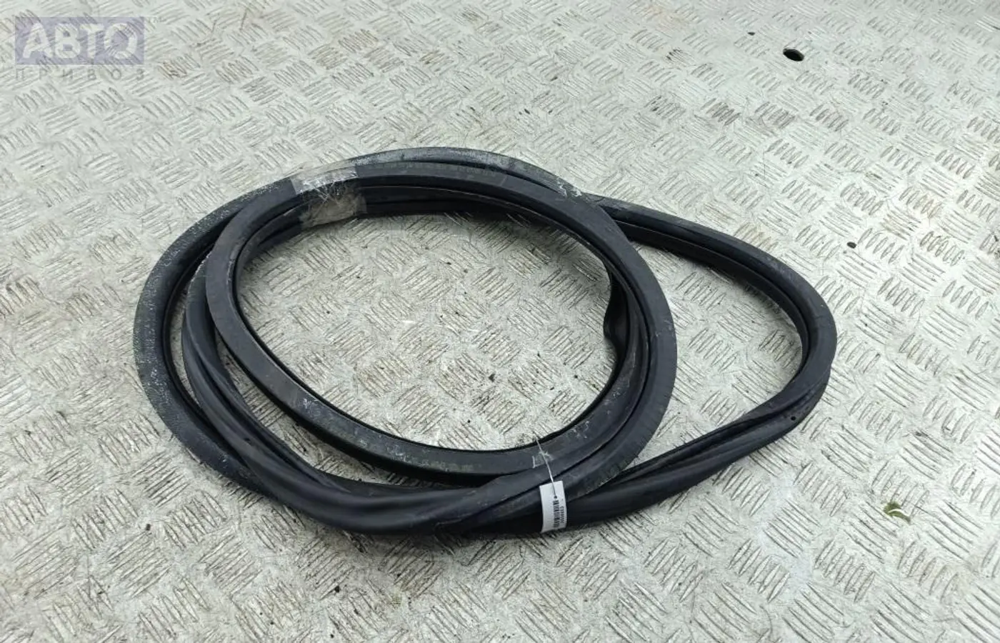 Уплотнитель к Volkswagen Jetta 2005