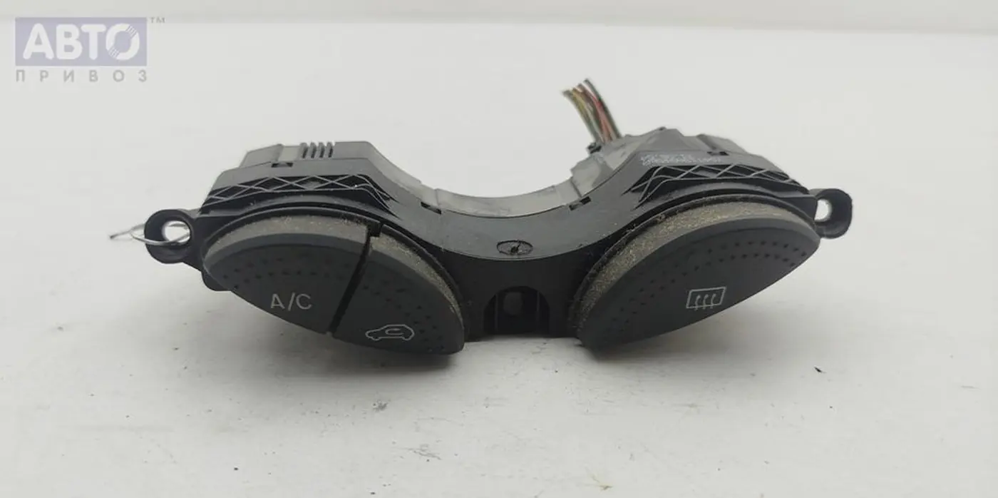 Кнопка  к Ford Focus 2004