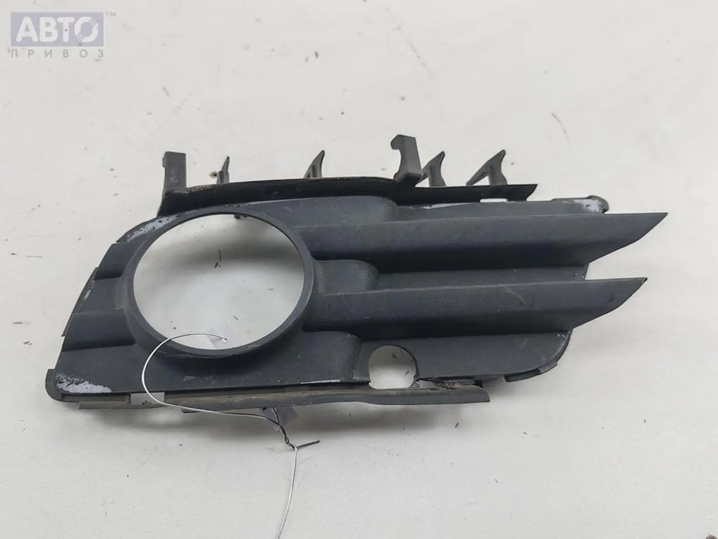 Рамка фары к Opel Vectra 2003