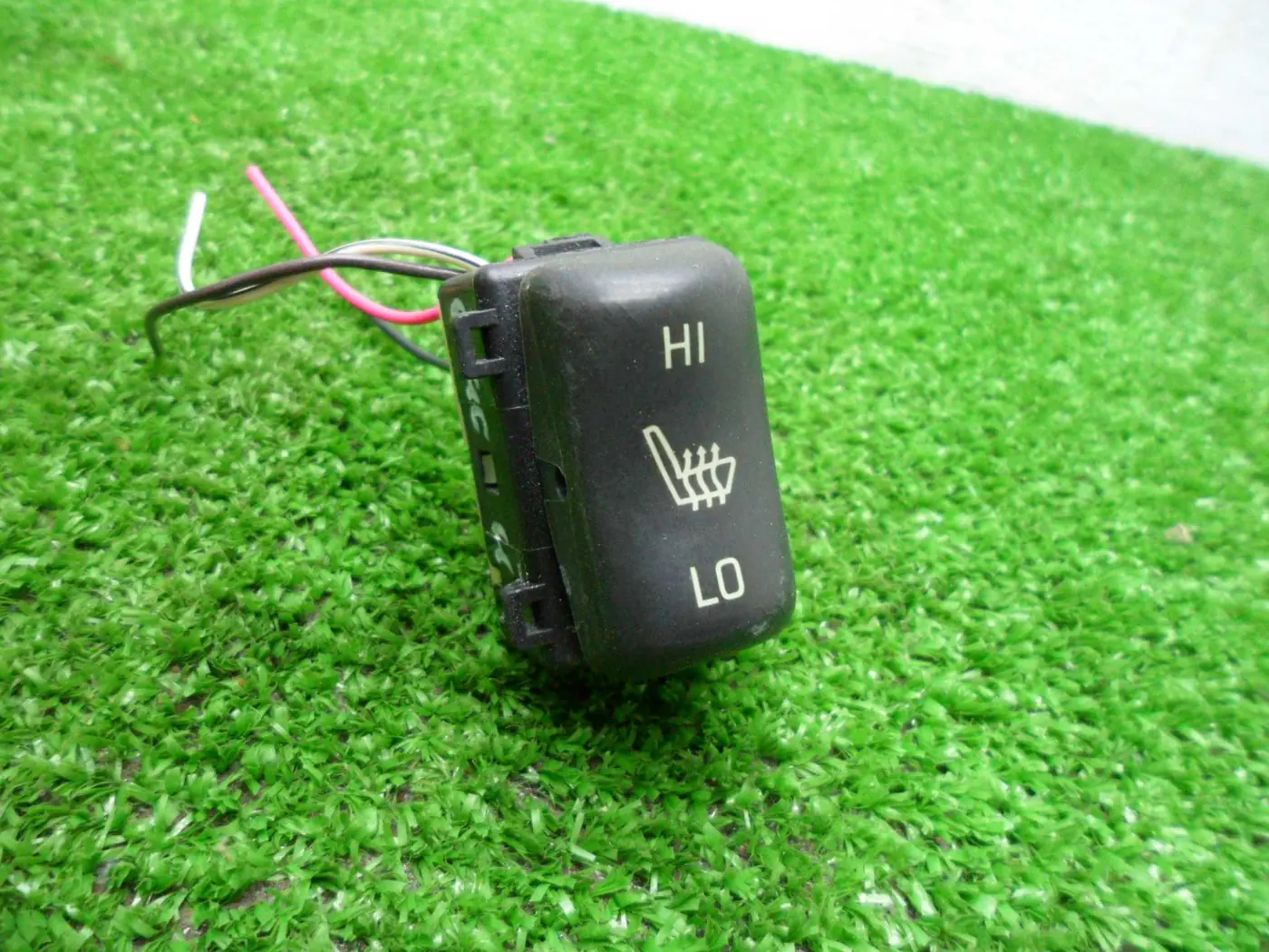 Кнопка  к Hummer H3 2006