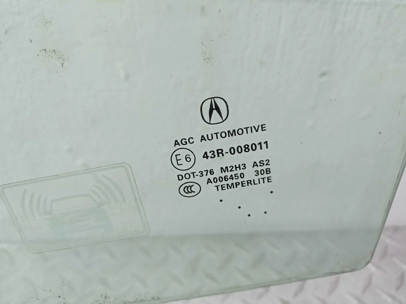 Стекло двери передней левой к Acura MDX 2009