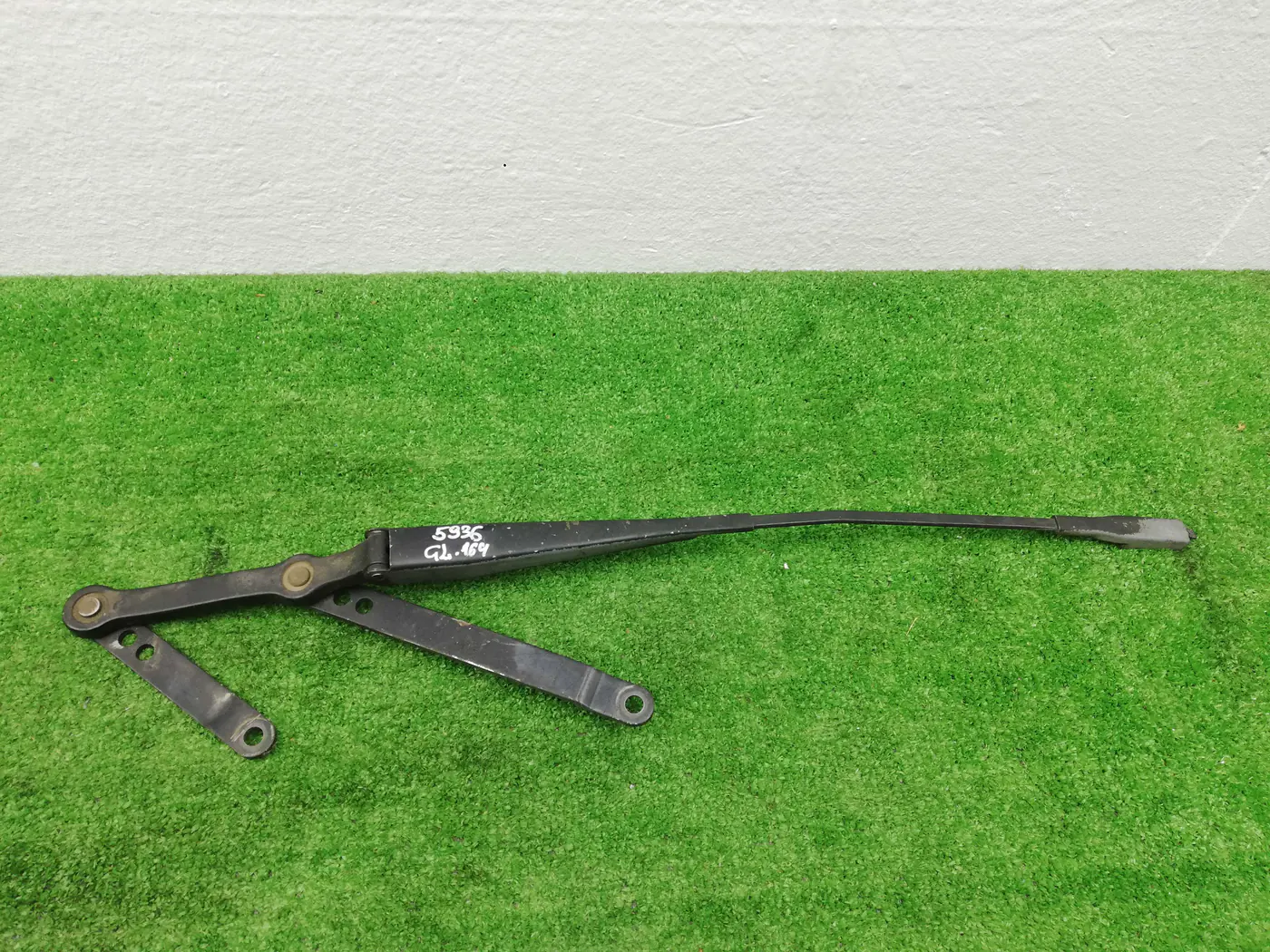 Поводки (рычаги) стеклоочистителя к Mercedes-Benz Wingle 2008