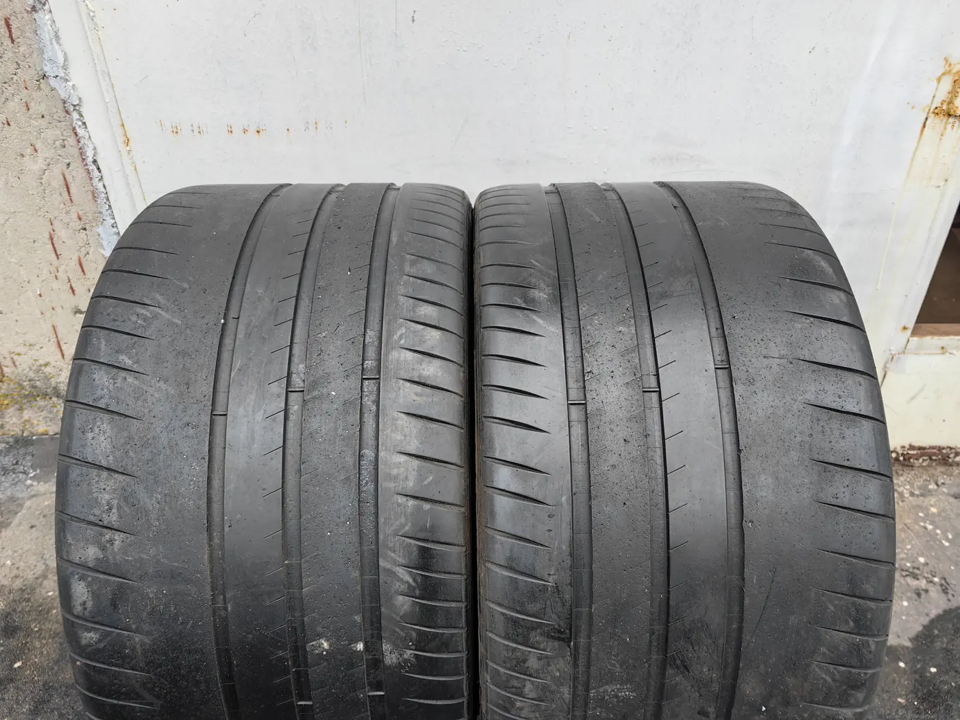 R21 325 30 Michelin Pilot Sport CUP2