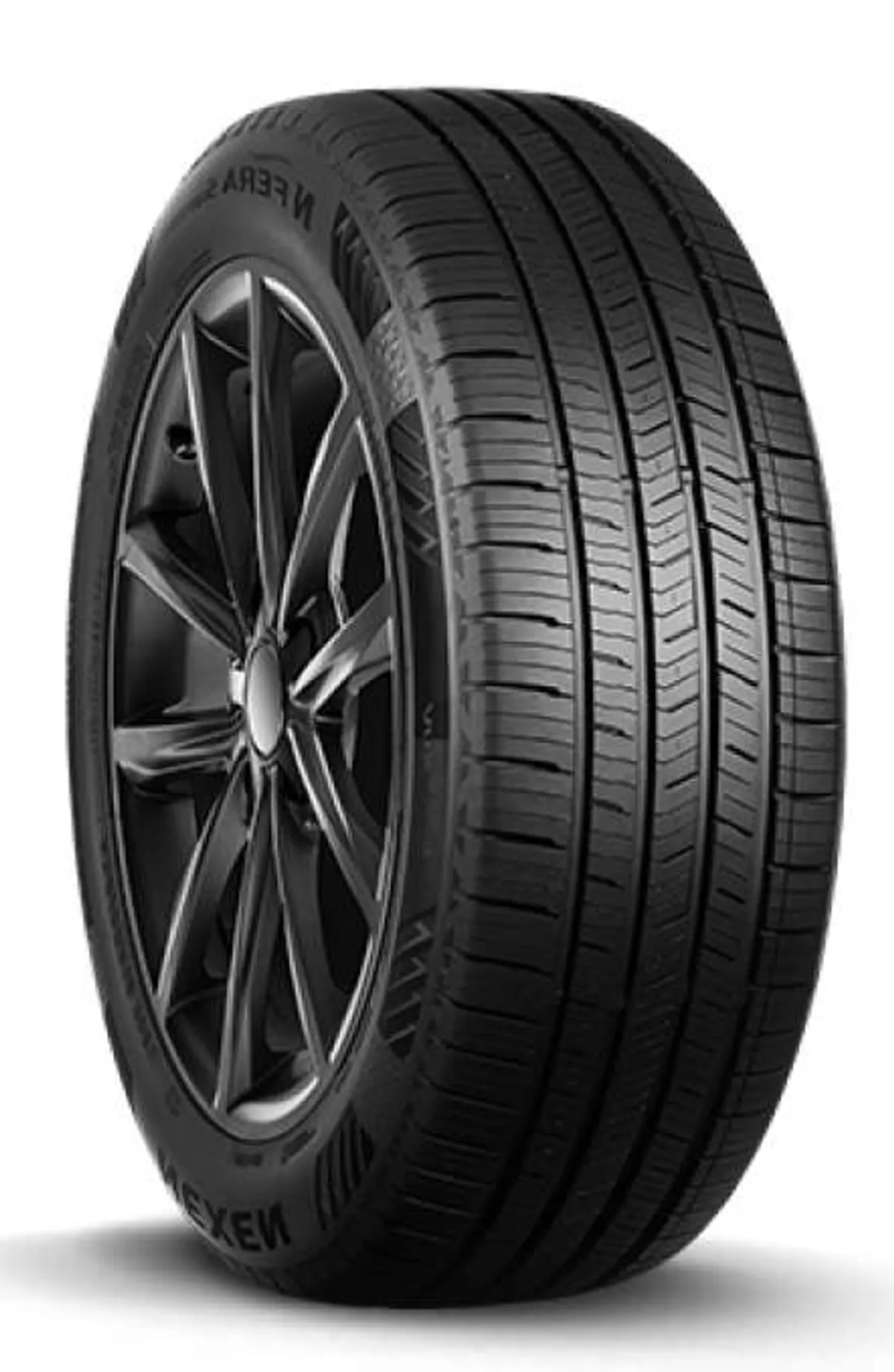 R18 235 50 Nexen nfera supreme