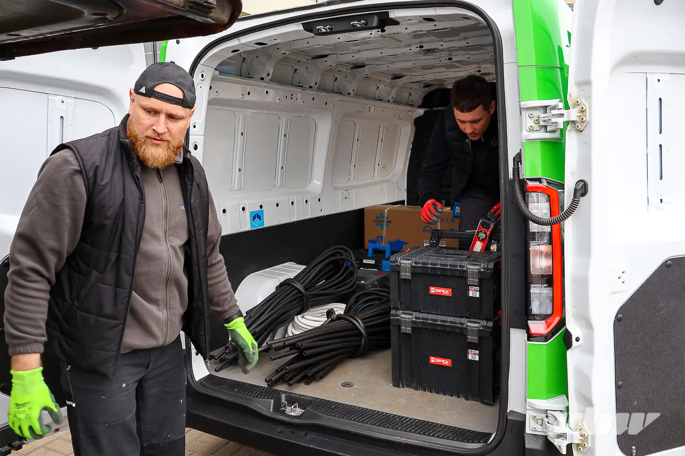 Новый уровень развития комтранса: проверяем Farizon SuperVan в реальной работе