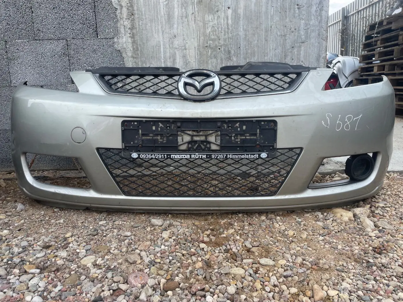 Бампер передний к Mazda 5 2006