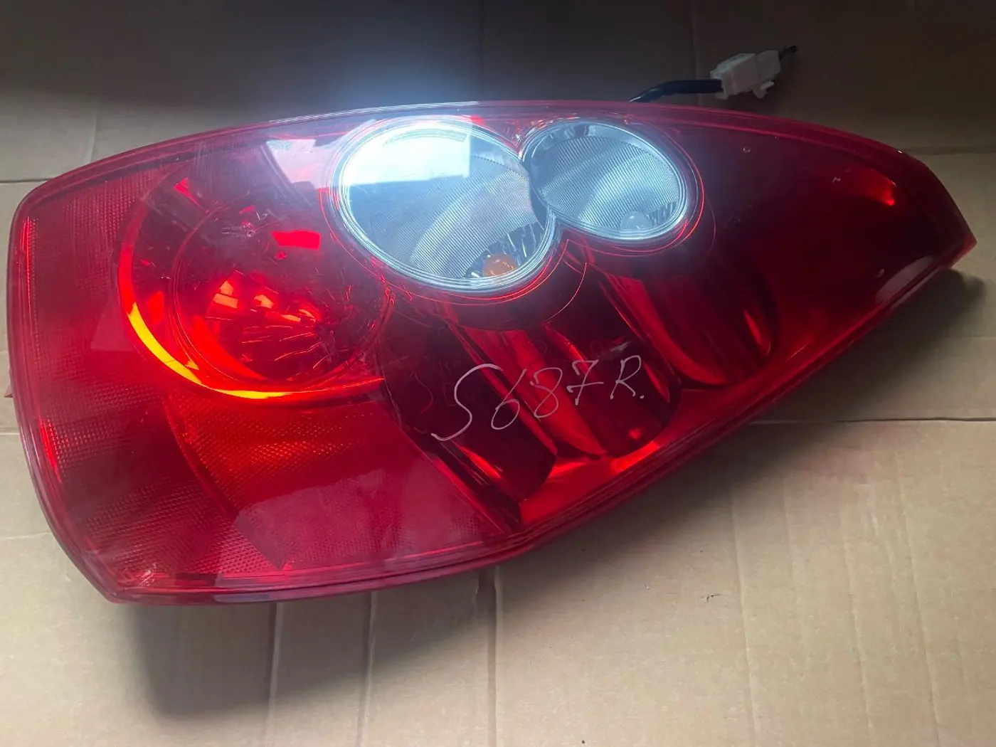 Фонарь задний правый к Mazda 5 2005