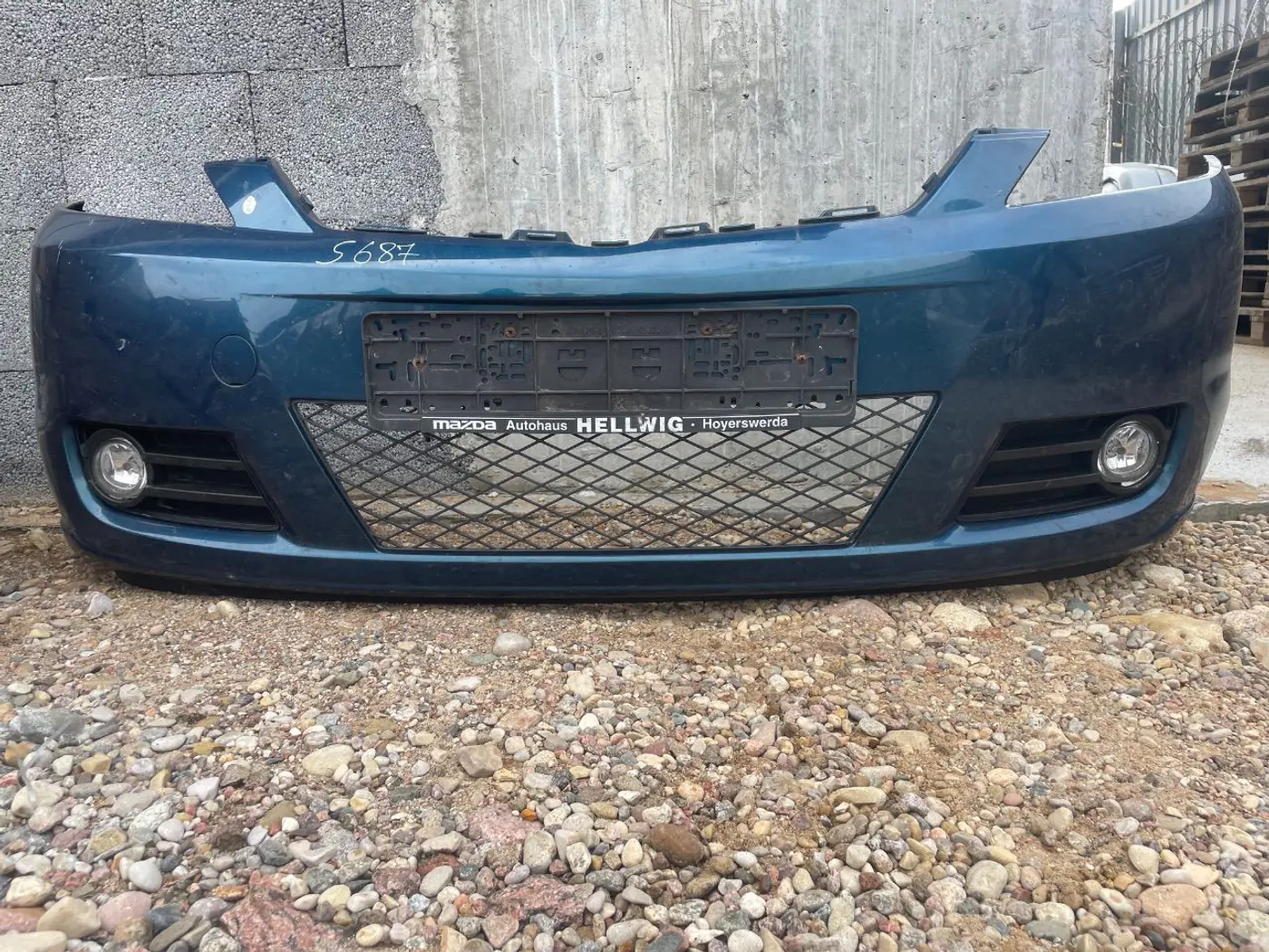 Бампер передний к Mazda 5 2005