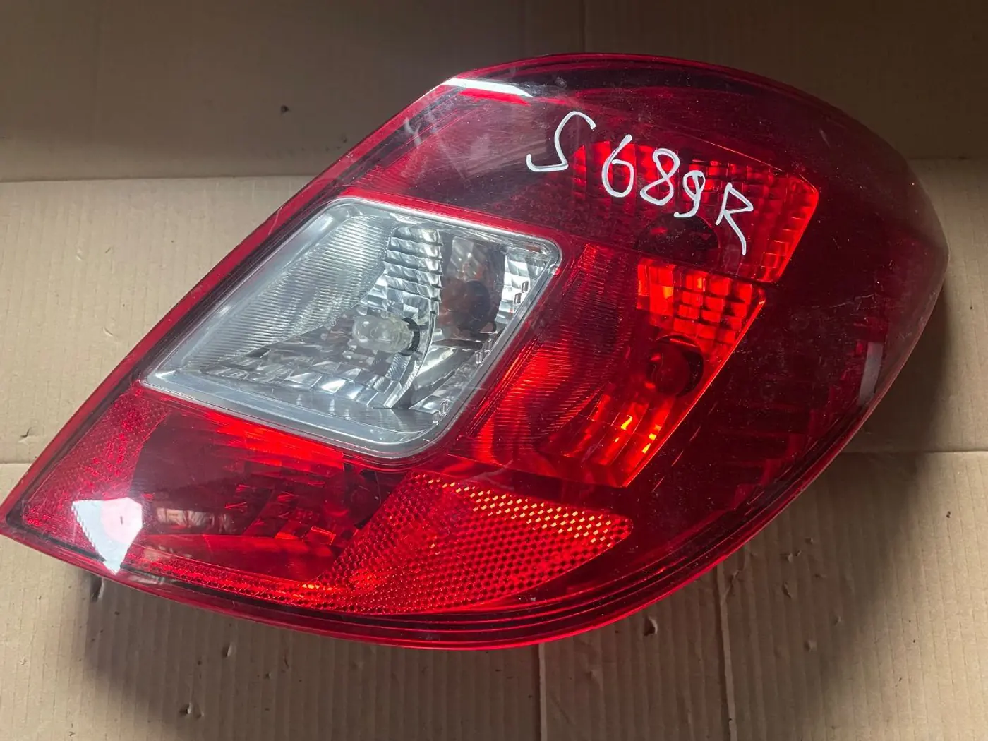 Фонарь задний правый к Opel Corsa 2013