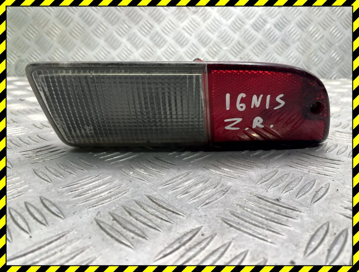 Фонарь противотуманный правый к Suzuki Ignis 2006