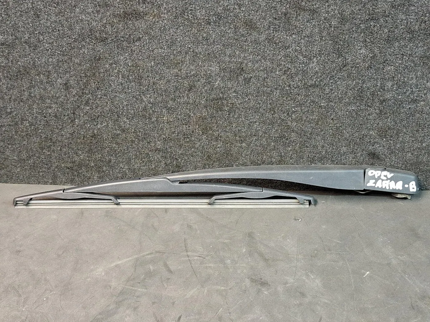Щеткодержатель задний к Opel Zafira 2006