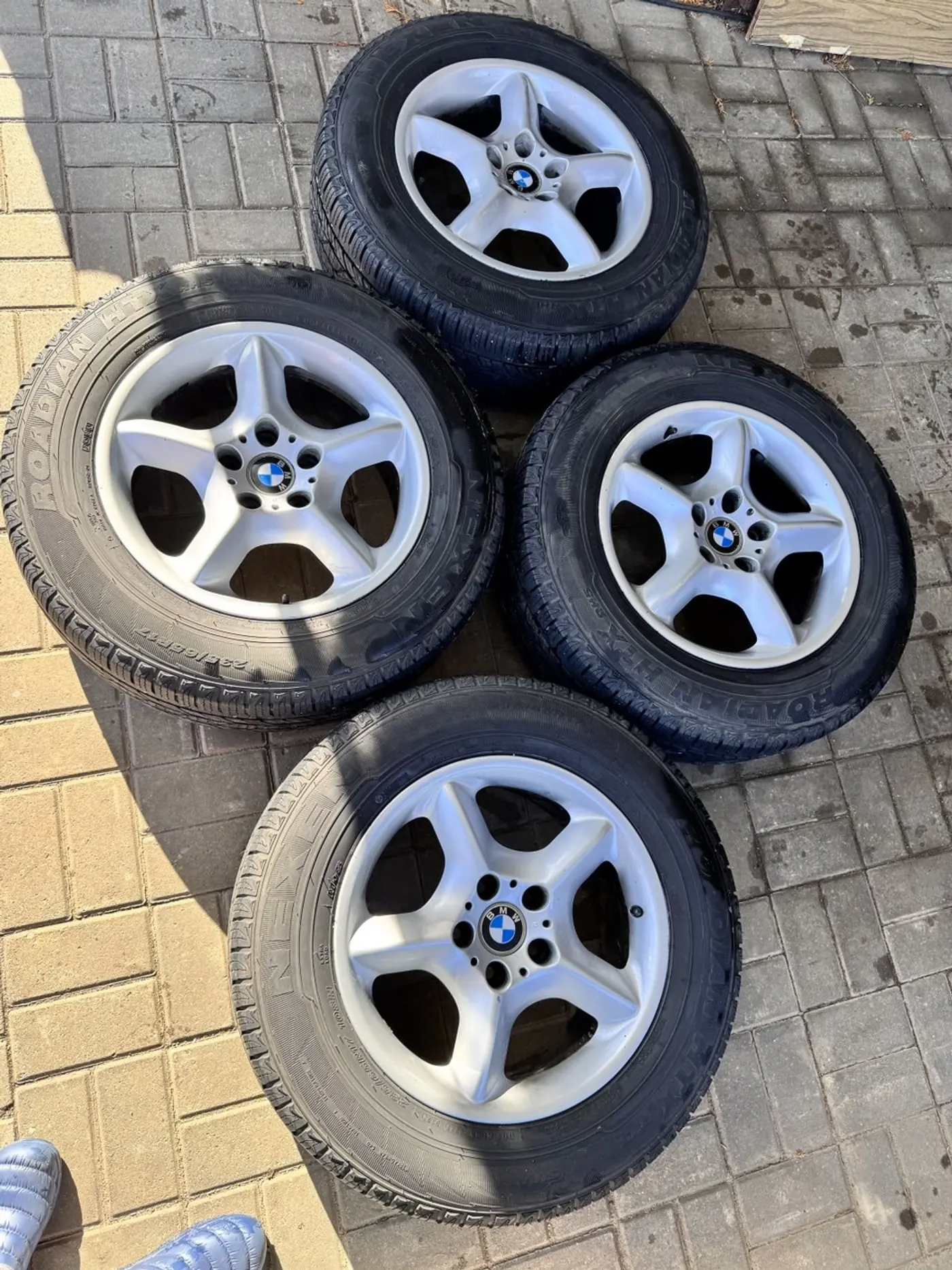 R17 235 65 Nexen ROADIAN HTXBH5