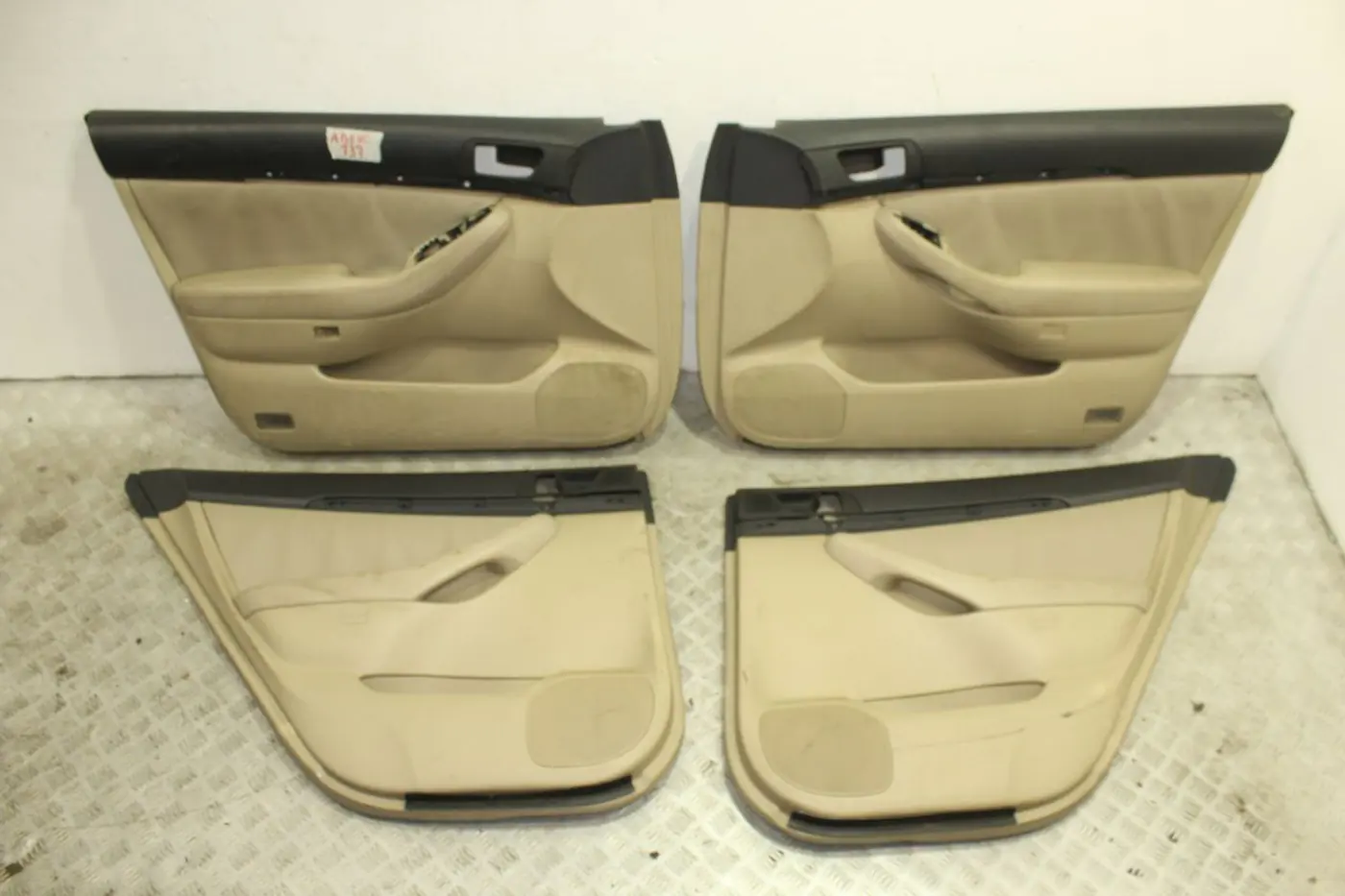 Дверная карта к Toyota Avensis 2005