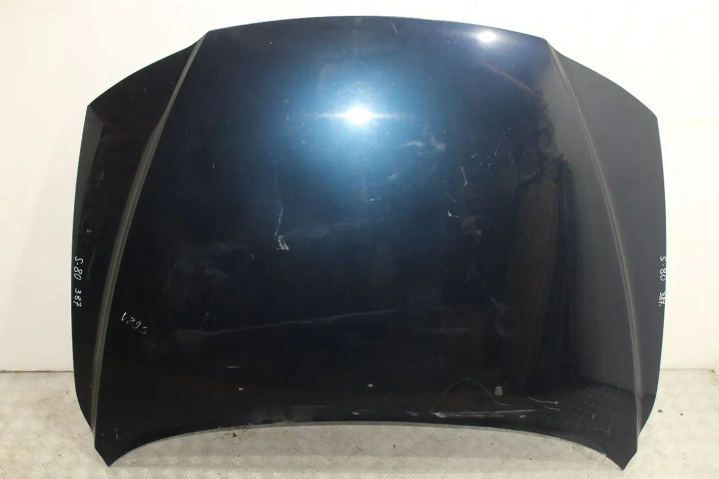 Капот к Volvo S80 2002
