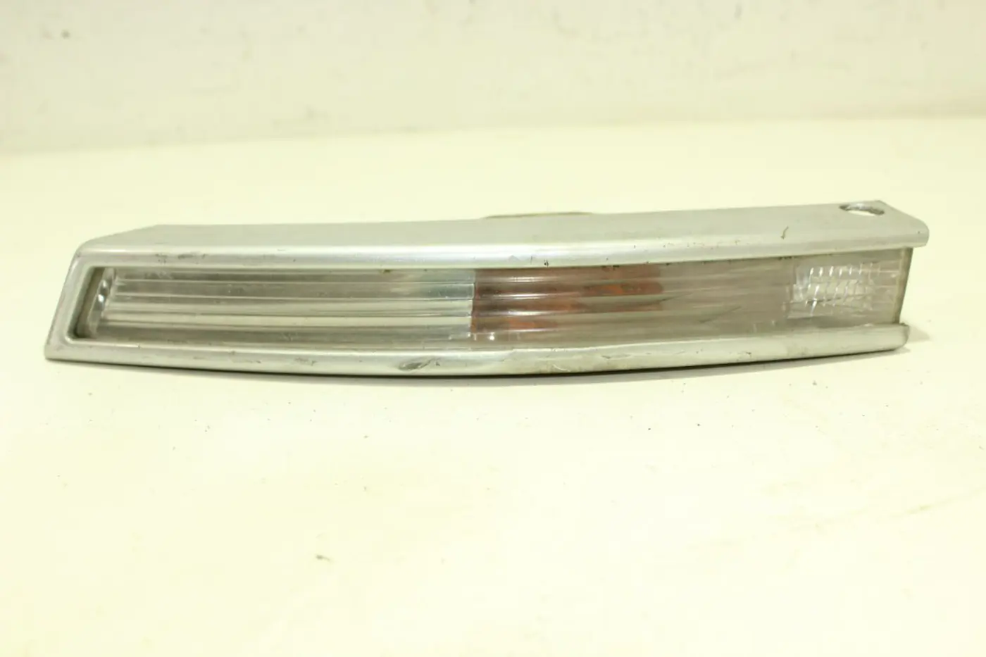 Поворотник левый к Volkswagen Passat 2006