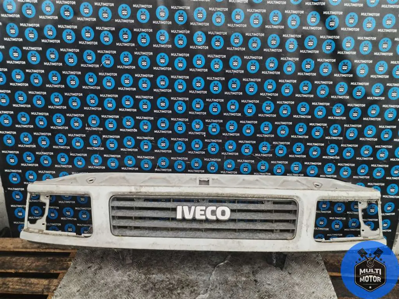 Передняя панель крепления облицовки (телевизор) к Iveco  1997