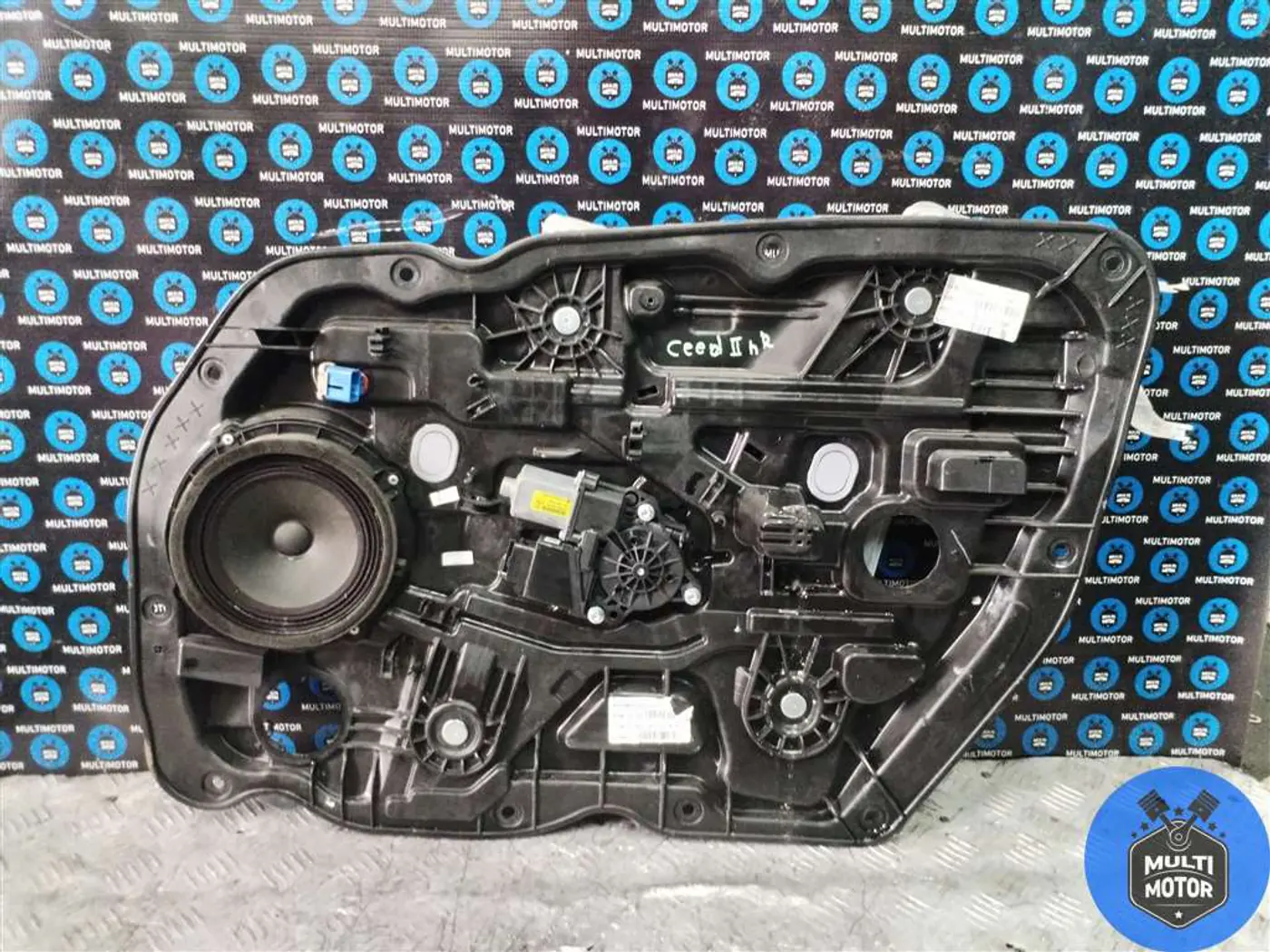 Стеклоподъемник электрический передний правый к Kia Ceed 2013