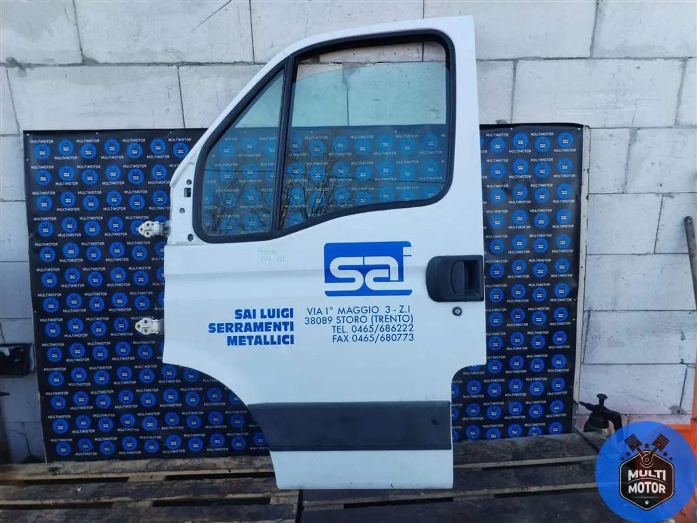 Дверь передняя левая к Iveco  2004