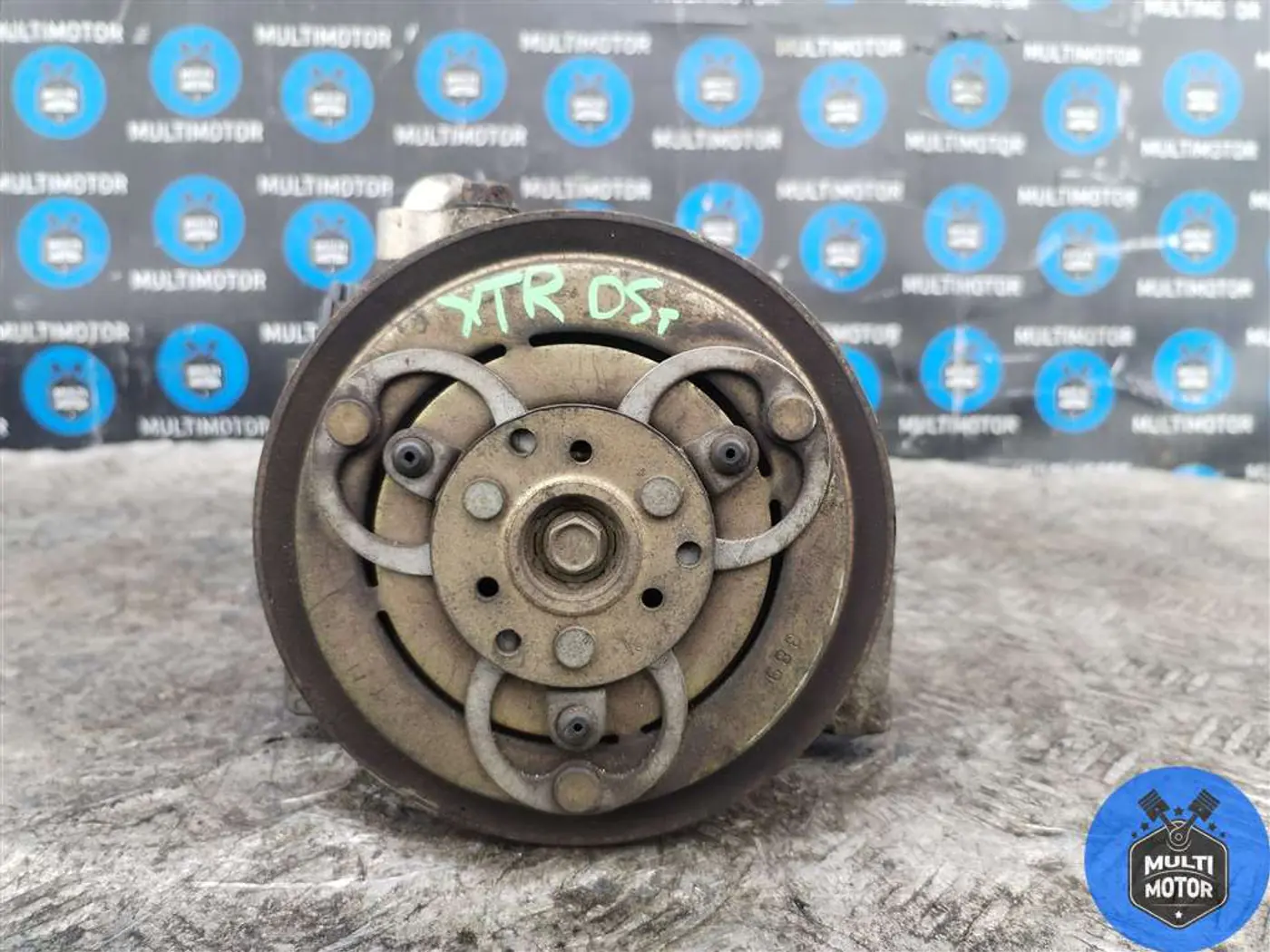 Компрессор кондиционера к Nissan X-Trail 2005